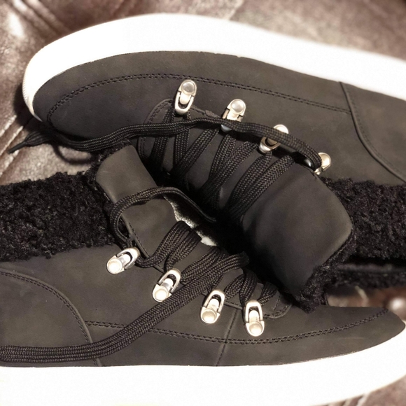 HoT HighTops - Picture 3 of 4